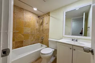9429 SW 76th St, Miami, FL 33173 - Photo 14