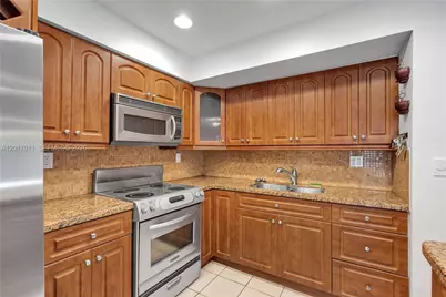 7811 SW 9th Ter, Miami, FL 33144 - Photo 10