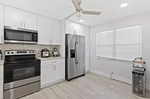 1151 SW 128th Terrace, Pembroke Pines, FL 33027 - Photo 4