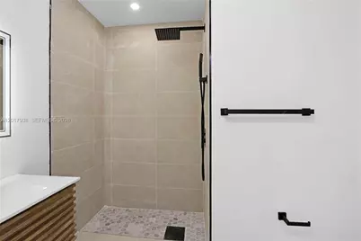 7801 Byron Ave #B, Miami Beach, FL 33141 - Photo 6