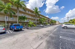 330 NE 26th Ave, Boynton Beach, FL 33435 - Photo 2