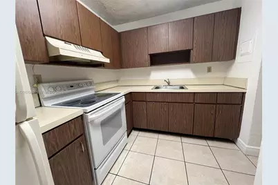 5501 SW 77th Ct #204C, Miami, FL 33155 - Photo 8