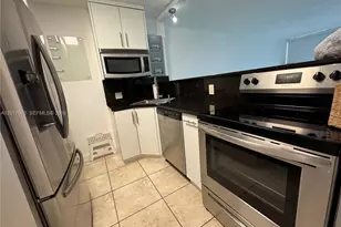 100 Bayview Dr, Sunny Isles Beach, FL 33160 - Photo 10