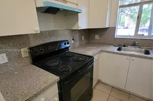 13950 NE 2nd Ave, Miami, FL 33161 - Photo 12