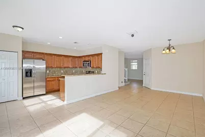 1048 NE 208th St, Miami, FL 33179 - Photo 4