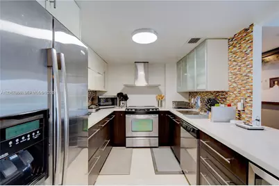 100 Bayview Dr #428, Sunny Isles Beach, FL 33160 - Photo 6