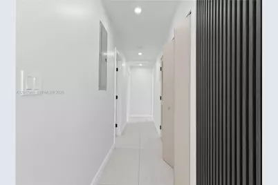 421 S 56th Ter, Hollywood, FL 33023 - Photo 10