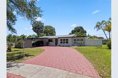 421 S 56th Ter, Hollywood, FL 33023 - Photo 4