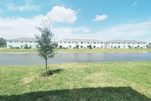 535 SE Rivergrass St, Port Saint Lucie, FL 34984 - Photo 4