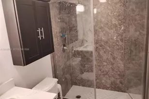250 Jacaranda Dr, Plantation, FL 33324 - Photo 18