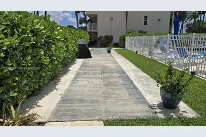 250 Jacaranda Dr #608, Plantation, FL 33324 - Photo 32