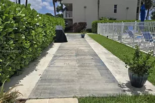 250 Jacaranda Dr, Plantation, FL 33324 - Photo 32