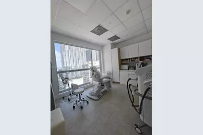 175 SW 7th St #2006, Miami, FL 33130 - Photo 2