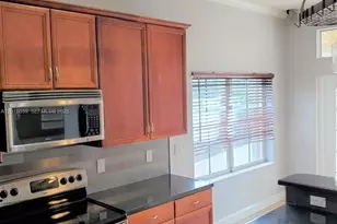 777 Tanglewood Cir, Weston, FL 33327 - Photo 10