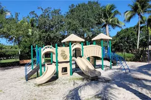 777 Tanglewood Cir, Weston, FL 33327 - Photo 28