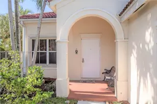 777 Tanglewood Cir, Weston, FL 33327 - Photo 2