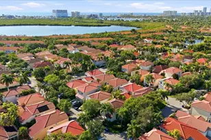 1135 Oysterwood St, Hollywood, FL 33019 - Photo 2