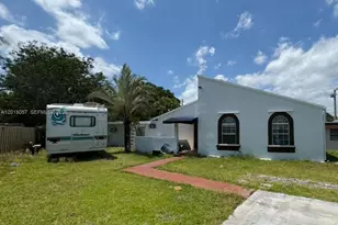 19422 SW 119th Ct, Miami, FL 33177 - Photo 2