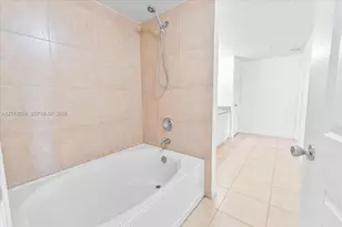 11631 SW 2nd St, Pembroke Pines, FL 33025 - Photo 14