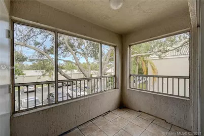 2850 N Oakland Forest Dr #202, Oakland Park, FL 33309 - Photo 12