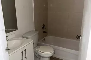 7120 NW 179th St, Hialeah, FL 33015 - Photo 6