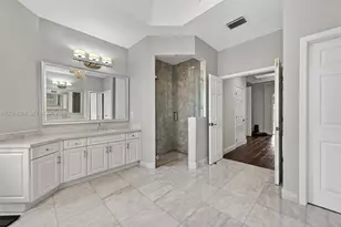 2538 Montclaire Ct, Weston, FL 33327 - Photo 14