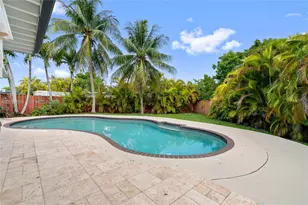 13611 SW 77th St, Miami, FL 33183 - Photo 14