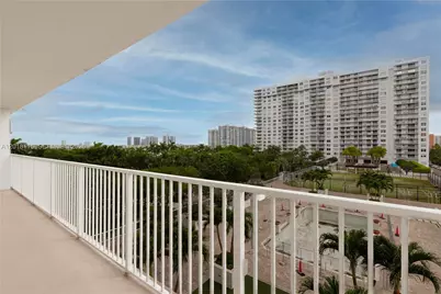 2851 NE 183rd St #504E, Aventura, FL 33160 - Photo 4