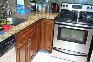492 NW 165 St Rd, Miami, FL 33169 - Photo 2