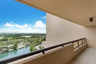 2555 Collins Ave, Miami Beach, FL 33140 - Photo 12