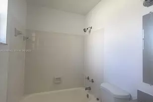 1004 San Remo Cir, Homestead, FL 33035 - Photo 16