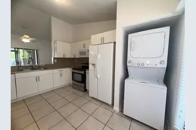 1004 San Remo Cir, Homestead, FL 33035 - Photo 8