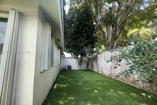 1004 San Remo Cir, Homestead, FL 33035 - Photo 24