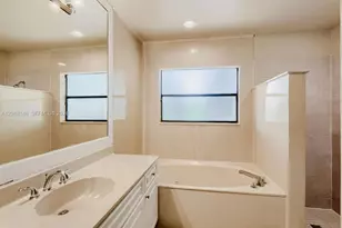 8515 NW 83rd St, Tamarac, FL 33321 - Photo 20