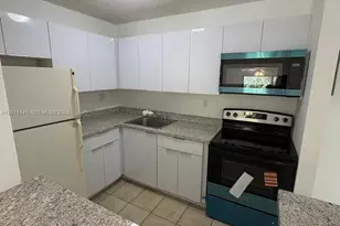 7160 NW 179th St, Hialeah, FL 33015 - Photo 10