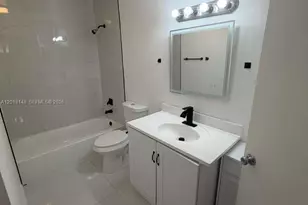7160 NW 179th St, Hialeah, FL 33015 - Photo 14