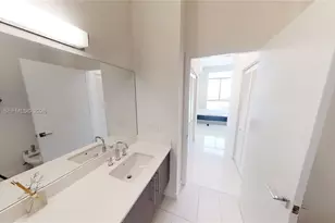 7825 NW 107th Ave, Doral, FL 33178 - Photo 14