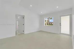 11490 Pinkston Dr, Miami, FL 33176 - Photo 6