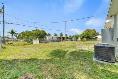 11490 Pinkston Dr, Miami, FL 33176 - Photo 20