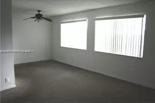 365 SW 86th Ave, Pembroke Pines, FL 33025 - Photo 4