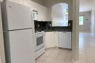 2151 NW 77th Way, Pembroke Pines, FL 33024 - Photo 14