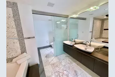 200 Biscayne Boulevard Way #3110, Miami, FL 33131 - Photo 4