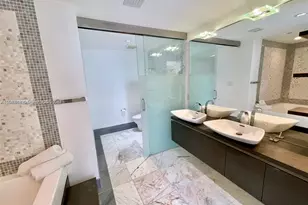 200 Biscayne Blvd Way, Miami, FL 33131 - Photo 4