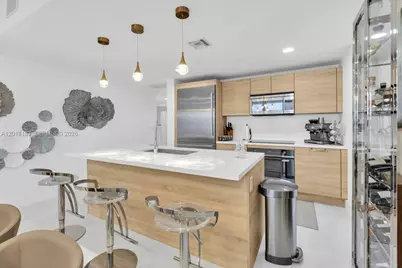 16385 Biscayne Blvd #2101, North Miami Beach, FL 33160 - Photo 14