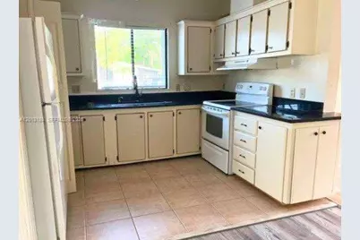 8208 W Bitterbush Ln, Port Saint Lucie, FL 34952 - Photo 2