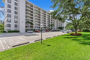 3250 N Palm Aire Dr, Pompano Beach, FL 33069 - Photo 32