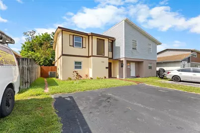 7958 SW 6th St, North Lauderdale, FL 33068 - Photo 4