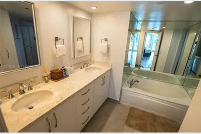 1717 N Bayshore Dr #A-3157, Miami, FL 33132 - Photo 20