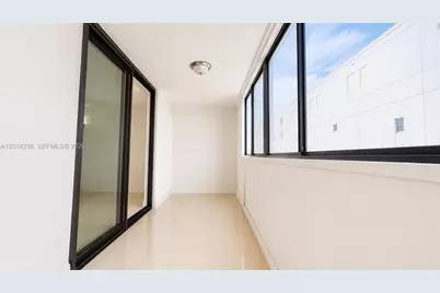1621 Collins Ave #310, Miami Beach, FL 33139 - Photo 16