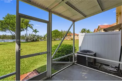 4065 Crystal Lake Dr, Deerfield Beach, FL 33064 - Photo 20